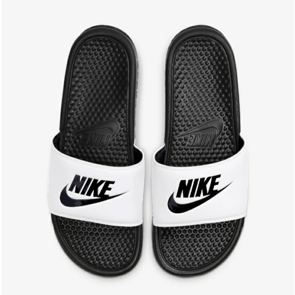 **SOLD**Nike slides